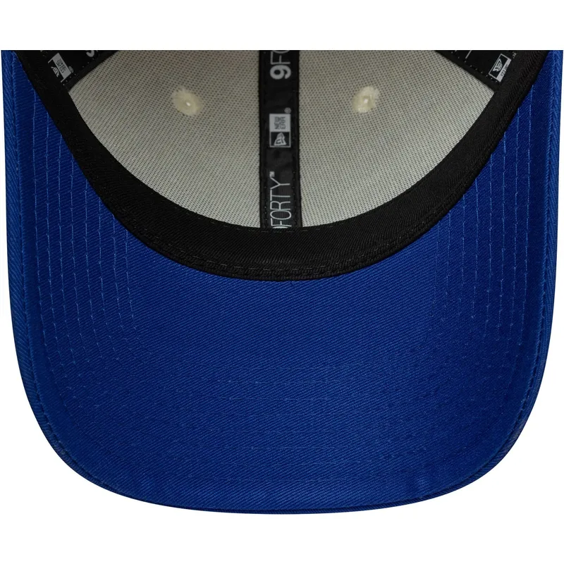 buet-beige-og-bla-justerbar-9forty-seasonal-kasket-fra-red-bull-racing-formula-1-fra-new-era