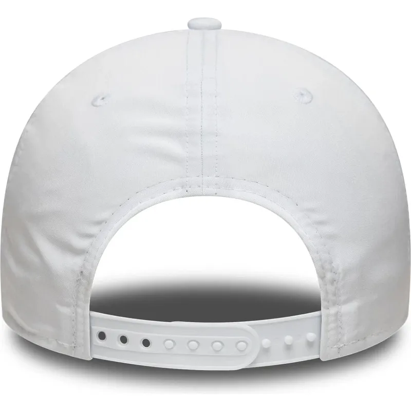 hvid-buet-snapback-kasket-9forty-checkerboard-fra-racing-bulls-f1-team-formula-1-fra-new-era