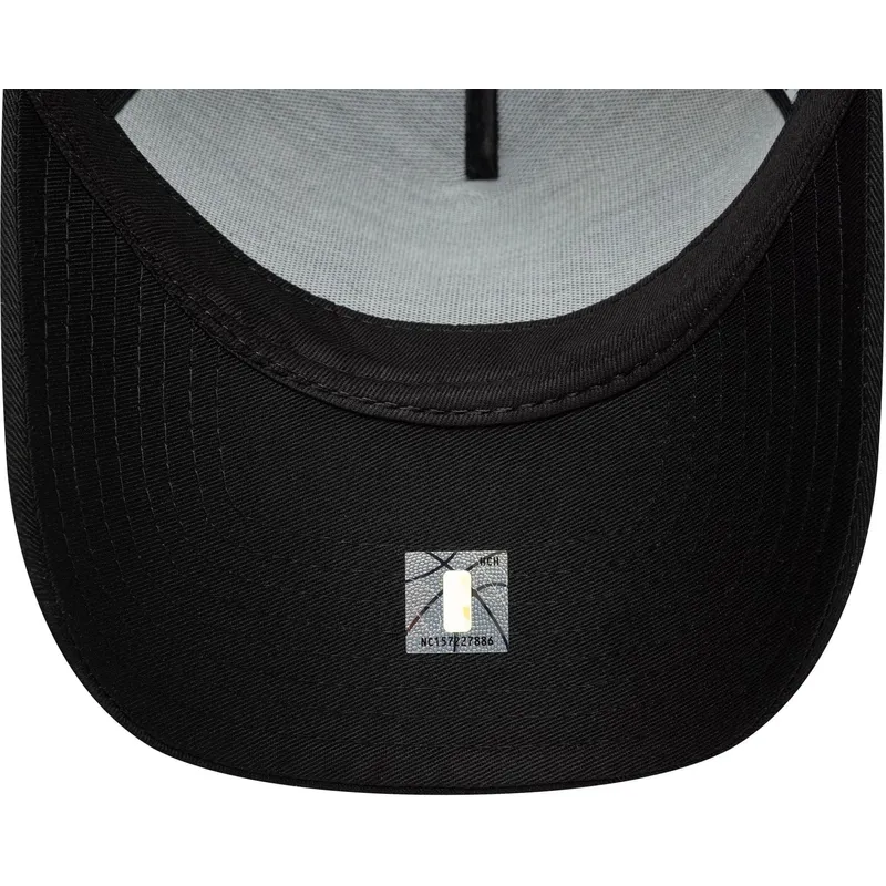 sort-curved-snapback-kasket-9forty-e-frame-metallic-fra-chicago-bulls-nba-fra-new-era