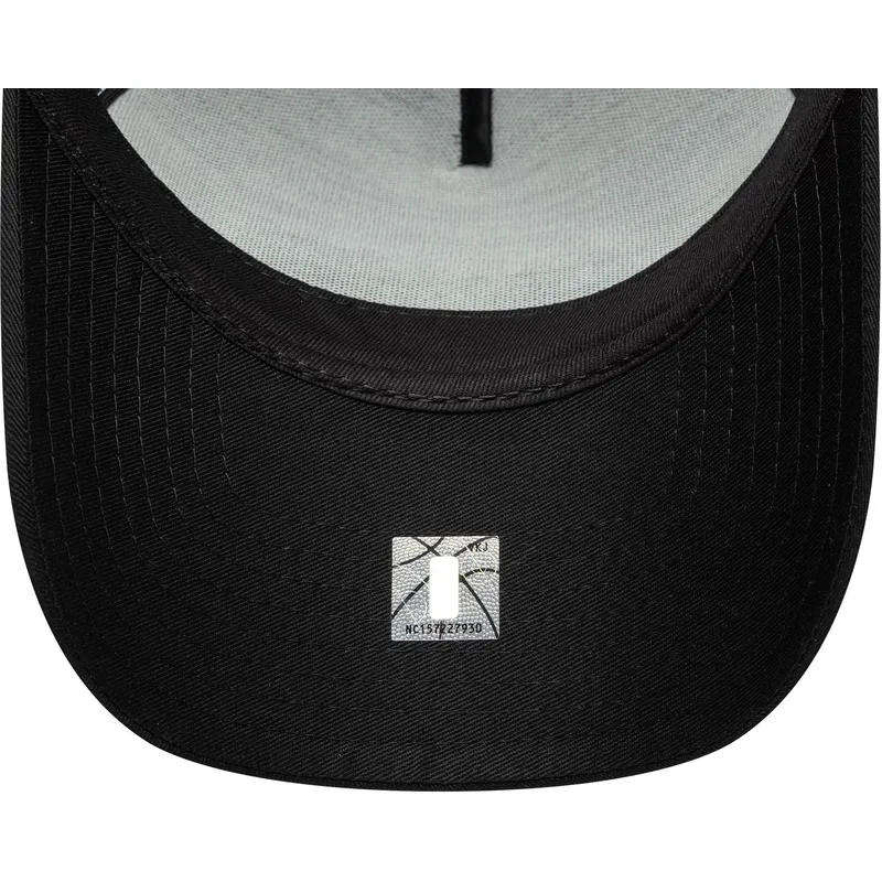 cappellino-curvo-nero-snapback-9forty-e-frame-metallic-dei-los-angeles-lakers-nba-di-new-era