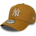braune-gebogene-snapback-kappe-9forty-e-frame-league-essential-der-new-york-yankees-mlb-von-new-era