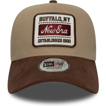 Brun justerbar buet kasket 9FORTY E Frame Patch Suede fra New Era