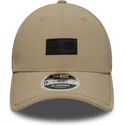 casquette-courbee-beige-ajustable-9forty-m-crown-sport-new-era