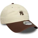 gebogene-beige-und-braune-verstellbare-kappe-9twenty-mini-washed-der-new-york-yankees-mlb-von-new-era