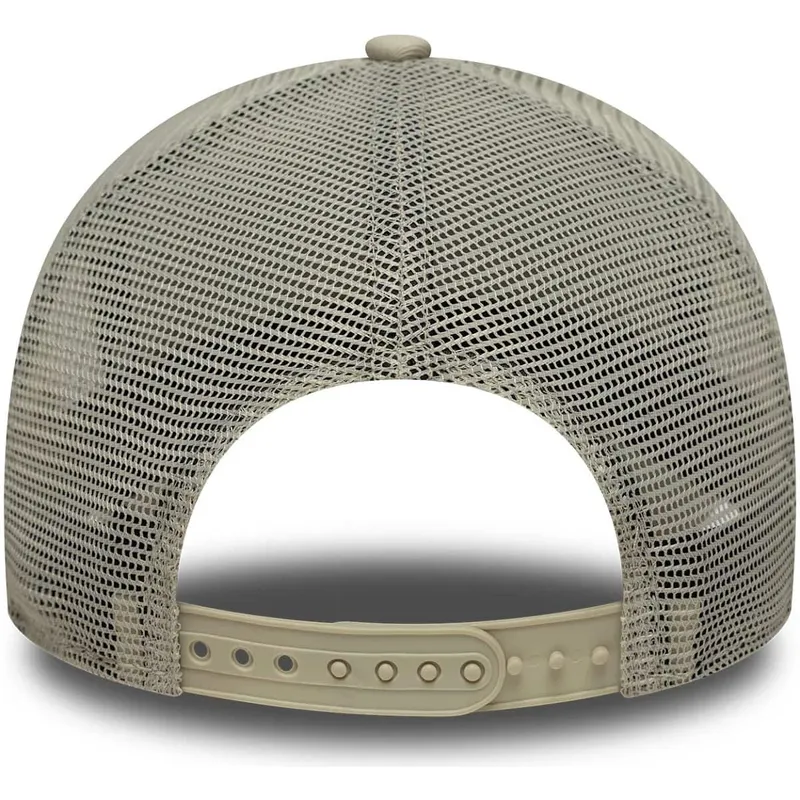 cappellino-trucker-beige-con-logo-marrone-a-frame-league-essential-dei-new-york-yankees-mlb-di-new-era