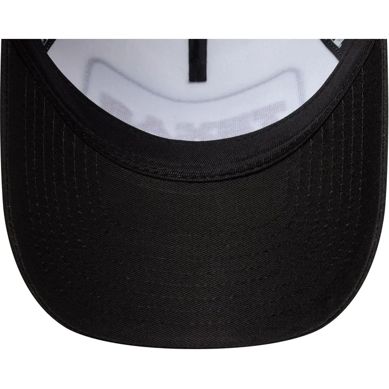 vit-och-svart-trucker-keps-a-frame-location-fran-austin-stader-och-strander-texas-fran-new-era