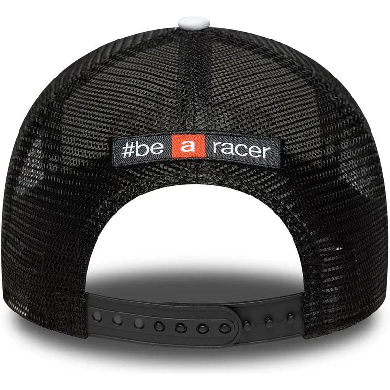 hvid-og-sort-trucker-kasket-a-frame-wordmark-fra-aprilia-piaggio-fra-new-era