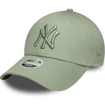 Ljusgrön böjd justerbar keps med grönt logotyp för dam 9FORTY League Essential från New York Yankees MLB av New Era