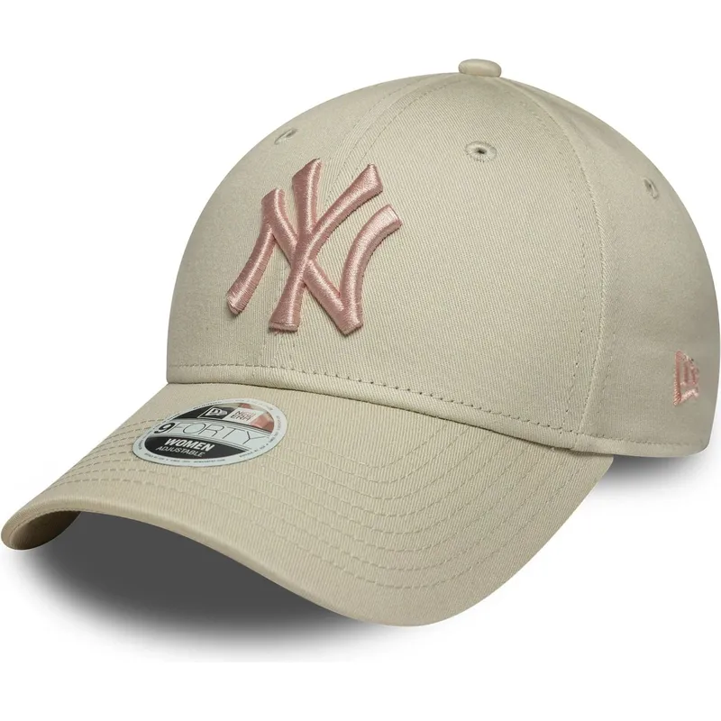 bezowa-regulowana-czapka-z-zakrzywionym-daszkiem-z-rozowym-logo-dla-kobiet-9forty-league-essential-new-york-yankees-mlb-new-era