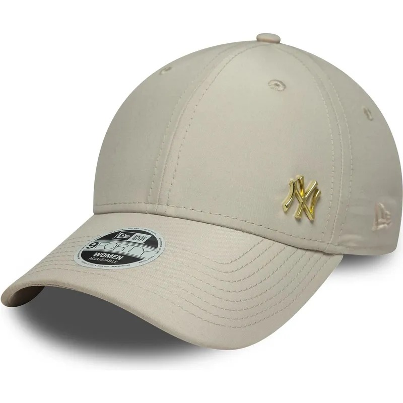 bojd-beige-justerbar-keps-med-gyllene-logotyp-for-dam-9forty-flawless-fran-new-york-yankees-mlb-av-new-era