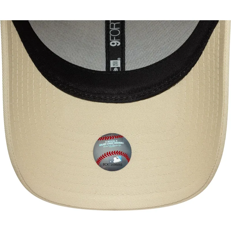 bojd-beige-justerbar-keps-for-dam-9forty-sequin-wordmark-fran-new-york-yankees-mlb-av-new-era
