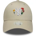 cappellino-curvo-beige-regolabile-da-donna-9forty-floral-icon-dei-new-york-yankees-mlb-di-new-era