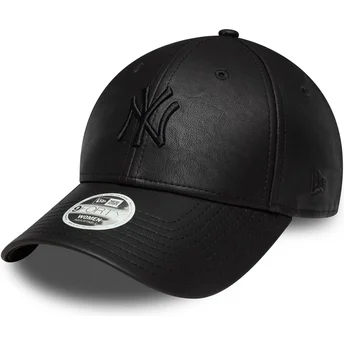 Cappellino curvo nero regolabile con logo nero da donna 9FORTY PU dei New York Yankees MLB di New Era