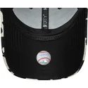 schwarze-und-weisse-verstellbare-curved-cap-fur-damen-9forty-cow-midi-der-new-york-yankees-mlb-von-new-era