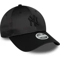 cappellino-curvo-nero-snapback-con-logo-nero-da-donna-9forty-satin-di-new-york-yankees-mlb-di-new-era