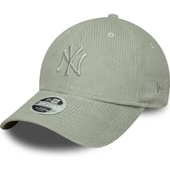 Jasnozielona regulowana czapka z daszkiem z zielonym logo dla kobiet 9FORTY M-Crown Pastel Cord New York Yankees MLB New Era