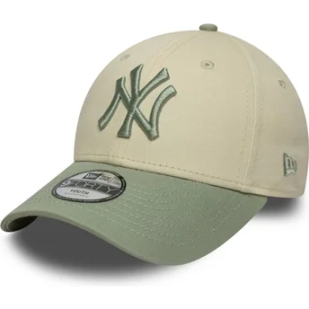 Cappellino curvo beige e verde regolabile per bambino 9FORTY League Essential dei New York Yankees MLB di New Era