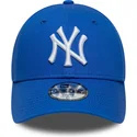niebieska-zakrzywiona-czapka-regulowana-dla-chlopca-9forty-league-essential-new-york-yankees-mlb-new-era