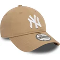 cappellino-visiera-curva-marrone-chiaro-regolabile-9twenty-league-essential-di-new-york-yankees-mlb-di-new-era