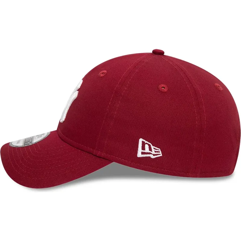 ciemnoczerwona-regulowana-czapka-z-daszkiem-9twenty-league-essential-new-york-yankees-mlb-new-era
