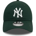 ciemnozielona-regulowana-czapka-z-zakrzywionym-daszkiem-9twenty-league-essential-new-york-yankees-mlb-new-era