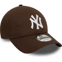 cappellino-curvo-marrone-regolabile-9twenty-league-essential-dei-new-york-yankees-mlb-di-new-era