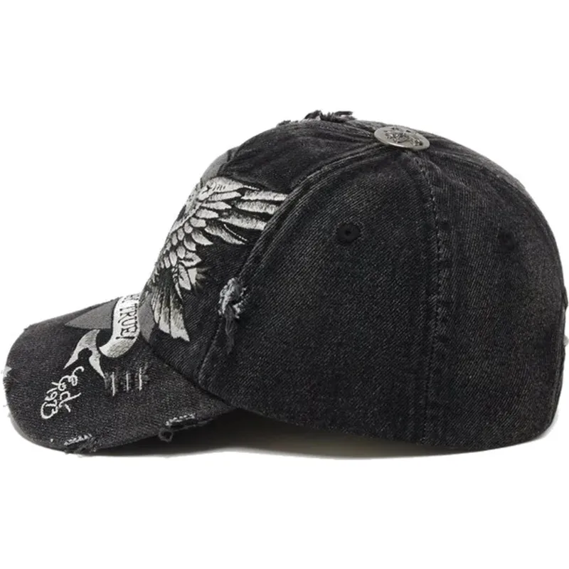 schwarze-verstellbare-curved-cap-brave-hearts-von-ed-hardy