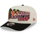 cappellino-visiera-curva-beige-e-nero-snapback-9fifty-a-frame-classic-di-chicago-blackhawks-nhl-di-new-era