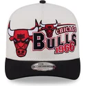 czapka-z-daszkiem-bezowo-czarna-snapback-9fifty-a-frame-classic-chicago-bulls-nba-new-era