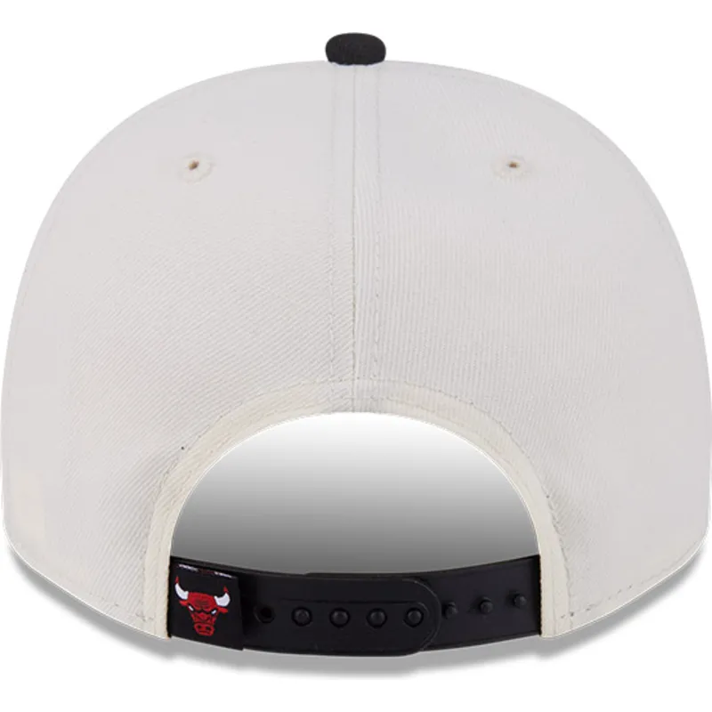 buet-beige-og-sort-snapback-kasket-9fifty-a-frame-classic-fra-chicago-bulls-nba-fra-new-era