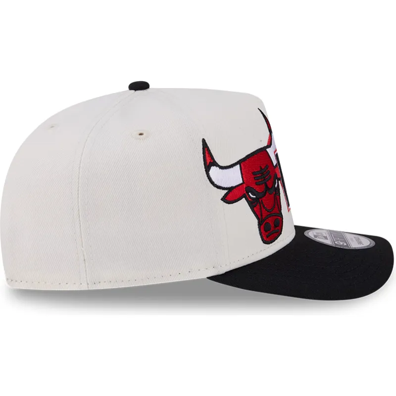 beige-och-svart-bojd-keps-snapback-9fifty-a-frame-classic-fran-chicago-bulls-nba-av-new-era