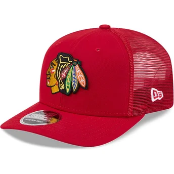 Cappellino trucker rosso 9SEVENTY Stretch Snap EG dei Chicago Blackhawks NHL di New Era