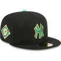 schwarze-anliegende-59fifty-flatcap-saint-patrick-s-day-der-new-york-yankees-mlb-von-new-era