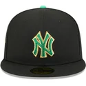 casquette-plate-noire-ajustee-59fifty-saint-patrick-s-day-new-york-yankees-mlb-new-era