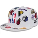cappello-piatto-bianco-regolabile-59fifty-all-over-di-nba-di-new-era