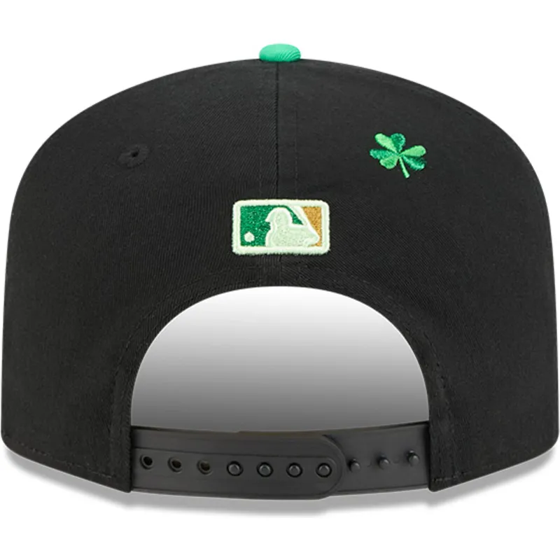svart-kurvad-snapback-keps-19twenty-saint-patrick-s-day-fran-new-york-yankees-mlb-av-new-era