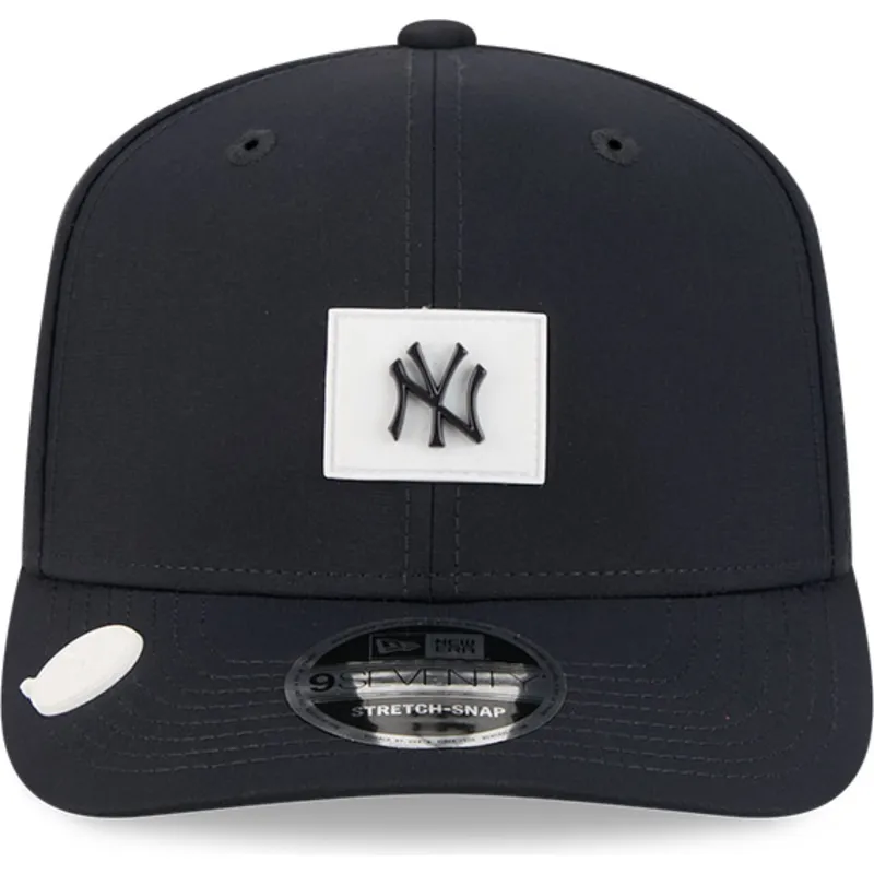 granatowa-zakrzywiona-czapka-snapback-9seventy-stretch-snap-clubhouse-new-york-yankees-mlb-new-era