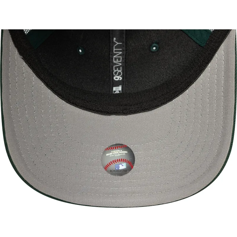 grune-trucker-kappe-9seventy-stretch-snap-evergreen-der-oakland-athletics-mlb-von-new-era