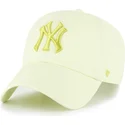 gul-buet-kasket-justerbar-med-gult-logo-clean-up-no-loop-label-fra-new-york-yankees-mlb-fra-47-brand