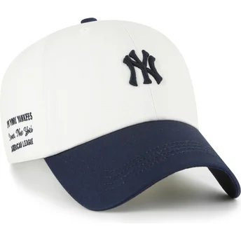 Beżowa i granatowa regulowana czapka z daszkiem Clean Up Contemporary Two Tone New York Yankees MLB od 47 Brand