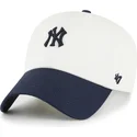 buet-beige-og-marinebla-justerbar-kasket-clean-up-contemporary-two-tone-fra-new-york-yankees-mlb-fra-47-brand
