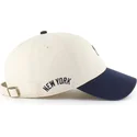 gorra-curva-beige-y-azul-marino-ajustable-clean-up-base-runner-sure-shot-two-tone-de-new-york-yankees-mlb-de-47-brand
