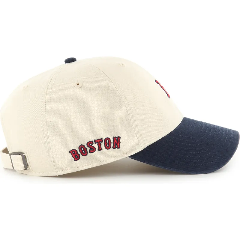 beige-und-marineblaue-verstellbare-gebogene-kappe-clean-up-base-runner-sure-shot-two-tone-der-boston-red-sox-mlb-von-47-brand