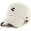 casquette-courbee-beige-ajustable-clean-up-base-runner-mini-logo-new-york-yankees-mlb-47-brand