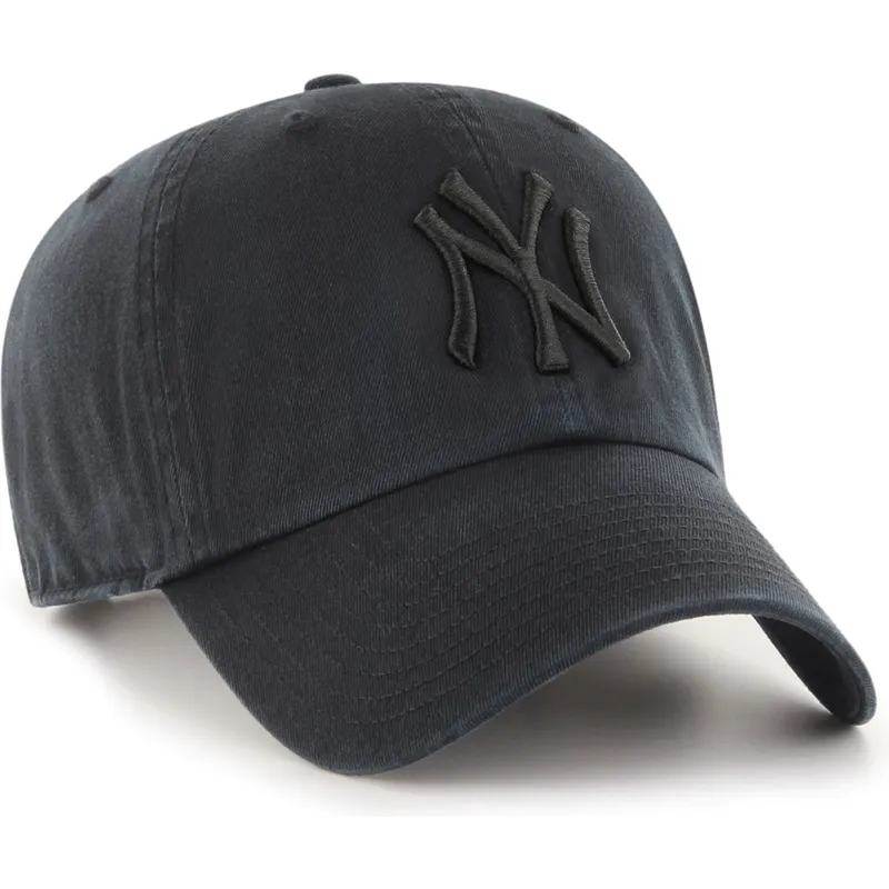 svart-bojd-justerbar-keps-med-svart-logotyp-clean-up-fran-new-york-yankees-mlb-av-47-brand