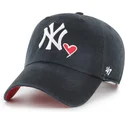 czapka-z-zakrzywionym-daszkiem-czarna-regulowana-clean-up-heart-icon-new-york-yankees-mlb-od-47-brand