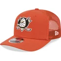 cappello-trucker-arancione-9seventy-stretch-snap-evergreen-degli-anaheim-ducks-nhl-di-new-era