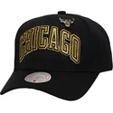svart-kurvad-snapback-keps-pinned-gold-pro-fran-chicago-bulls-nba-av-mitchell-ness
