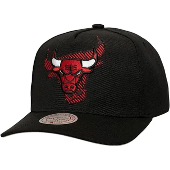 Schwarze gebogene Snapback-Kappe Tilted Pro der Chicago Bulls NBA von Mitchell & Ness
