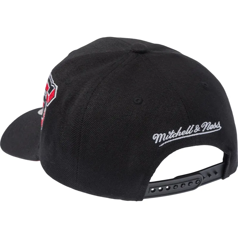 casquette-courbee-noire-snapback-hyper-type-pro-chicago-bulls-nba-mitchell-ness